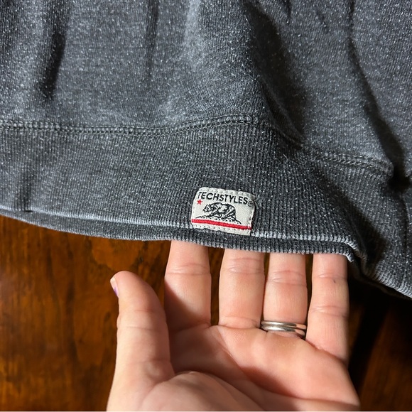 Gray Yellowstone National Park 150 Year Sweatshirt - Size XL - Picture 2 of 5